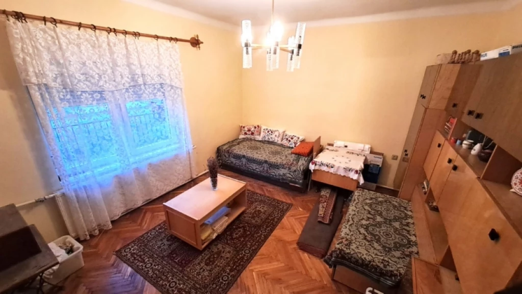 c3-1-name c2-1-name, Pécs, Budai-város