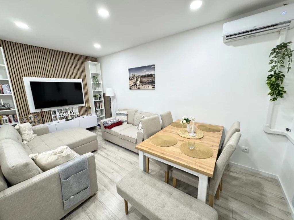 For sale brick flat, Komló