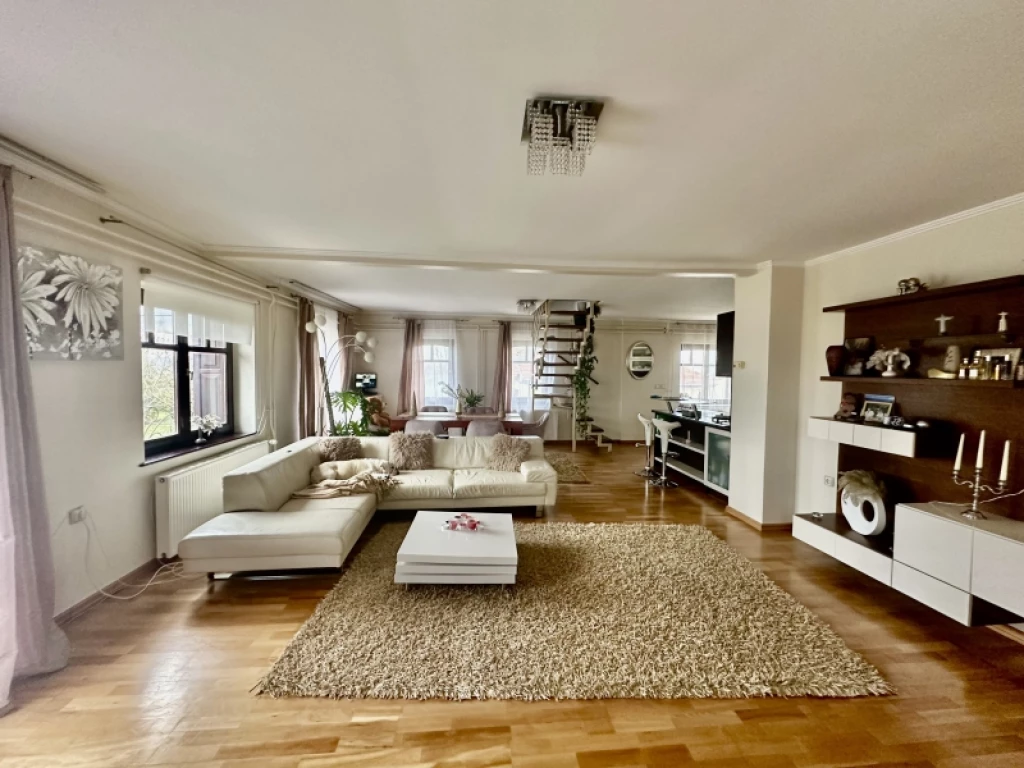 c3-1-name c2-1-name, Pécs, Kovácstelep