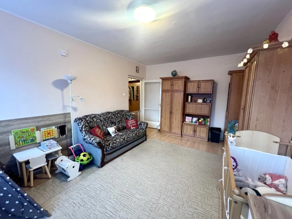 c3-1-name c2-20-name, Pécs, Kertváros