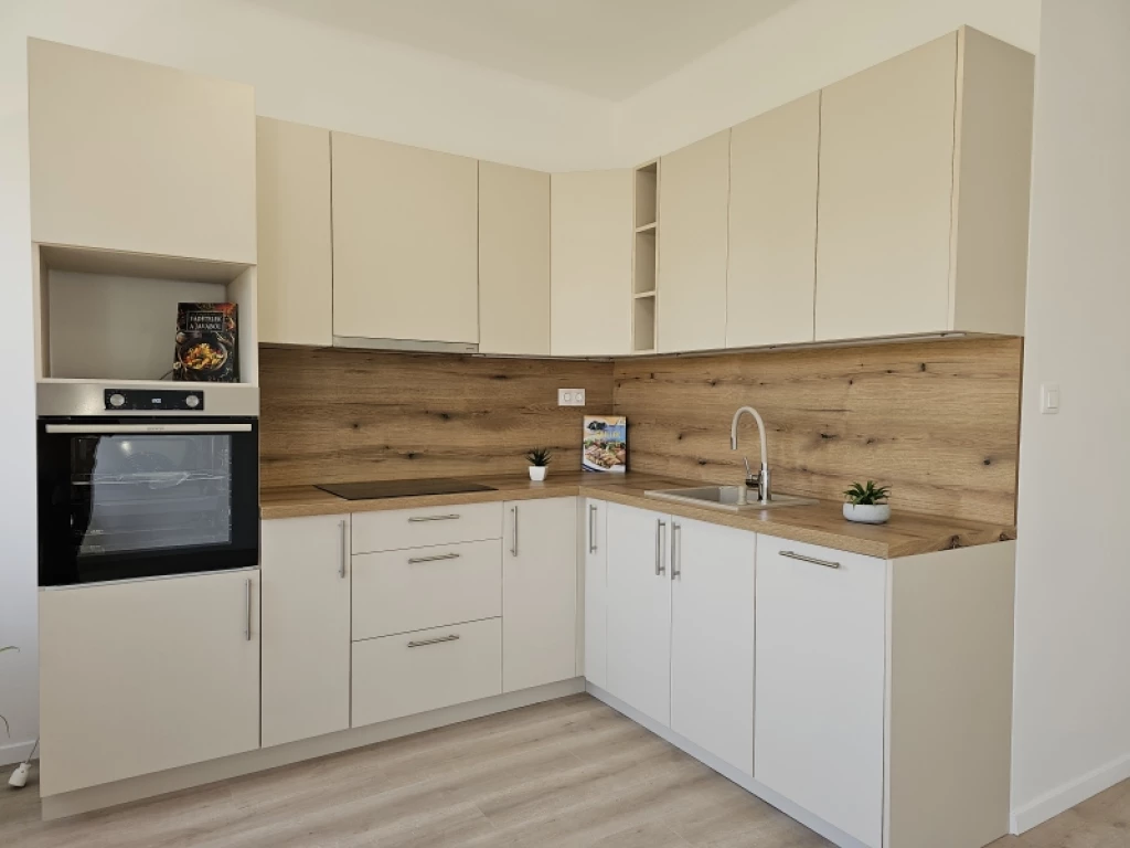 c3-1-name c2-20-name, Pécs, Egyetemváros