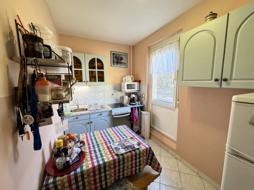 c3-1-name c2-20-name, Pécs, Kertváros