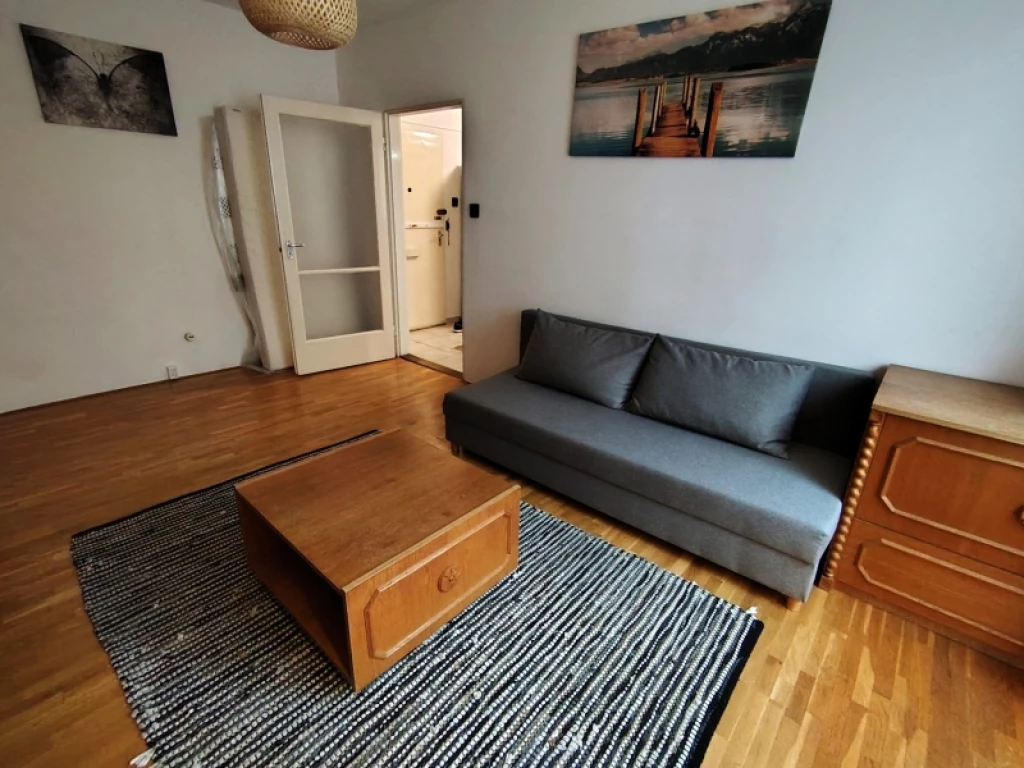 c3-1-name c2-20-name, Pécs, Belváros