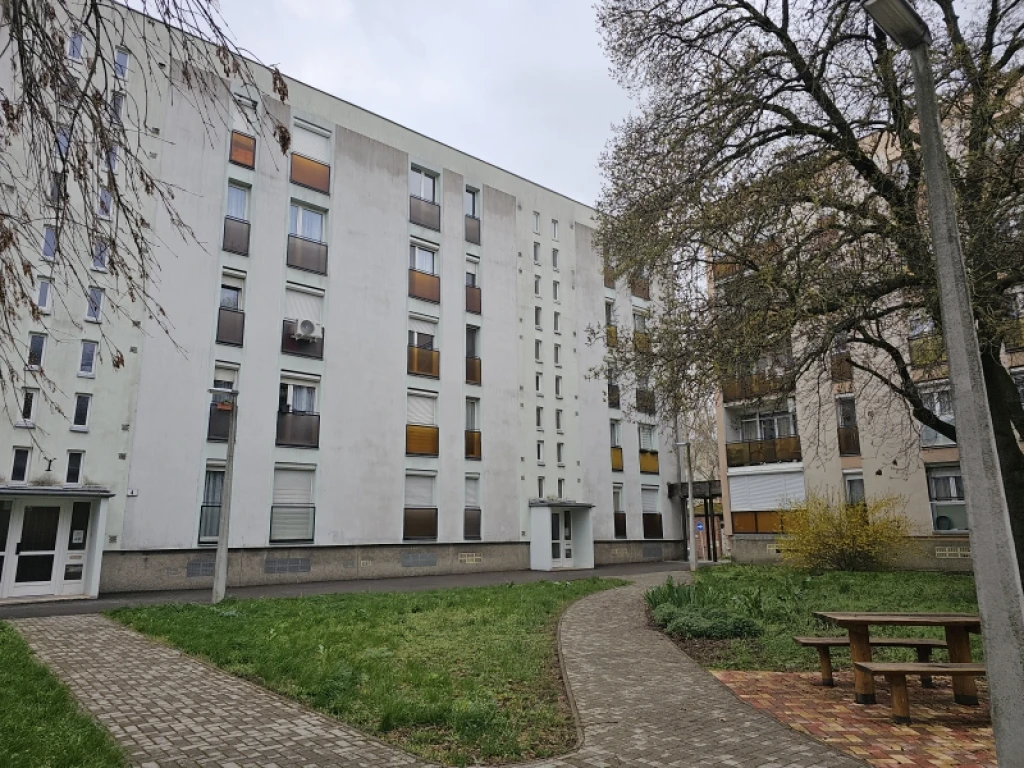 c3-1-name c2-20-name, Pécs, Egyetemváros