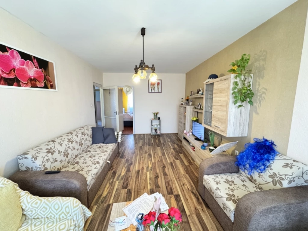 c3-1-name c2-20-name, Pécs, Kertváros