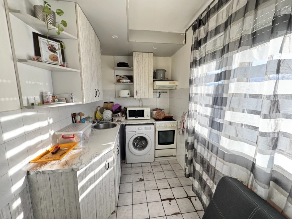 c3-1-name c2-20-name, Pécs, Kertváros