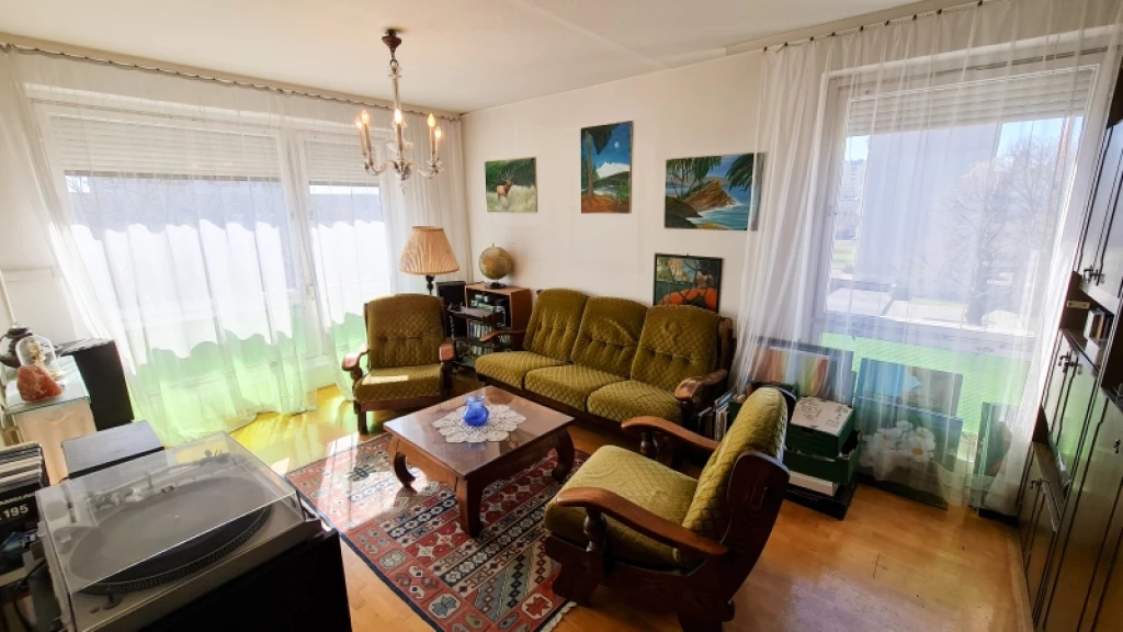 Eladó panellakás, Pécs, Egyetemváros