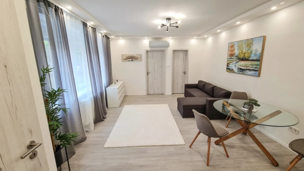 Eladó téglalakás, Pécs, Belváros