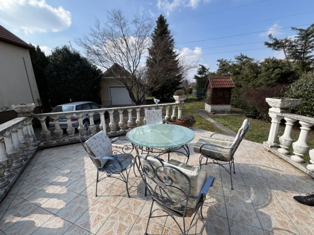 c3-1-name c2-1-name, Pécs, Újhegy