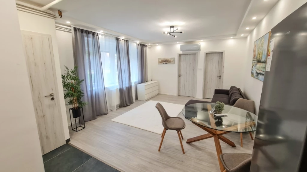 c3-1-name c2-19-name, Pécs, Belváros