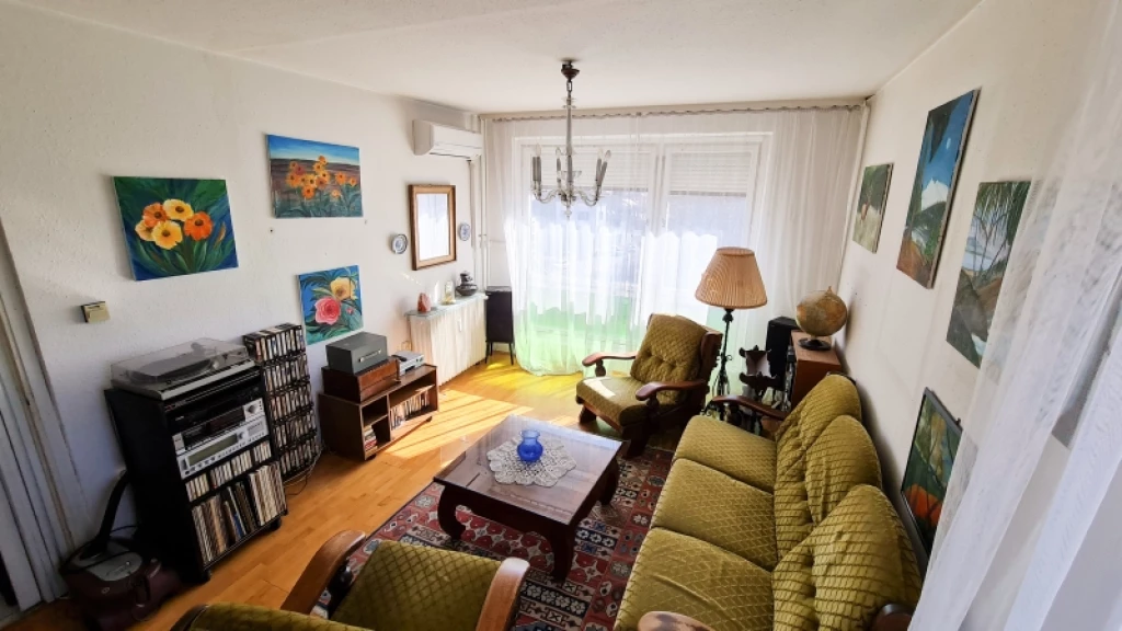 c3-1-name c2-20-name, Pécs, Egyetemváros