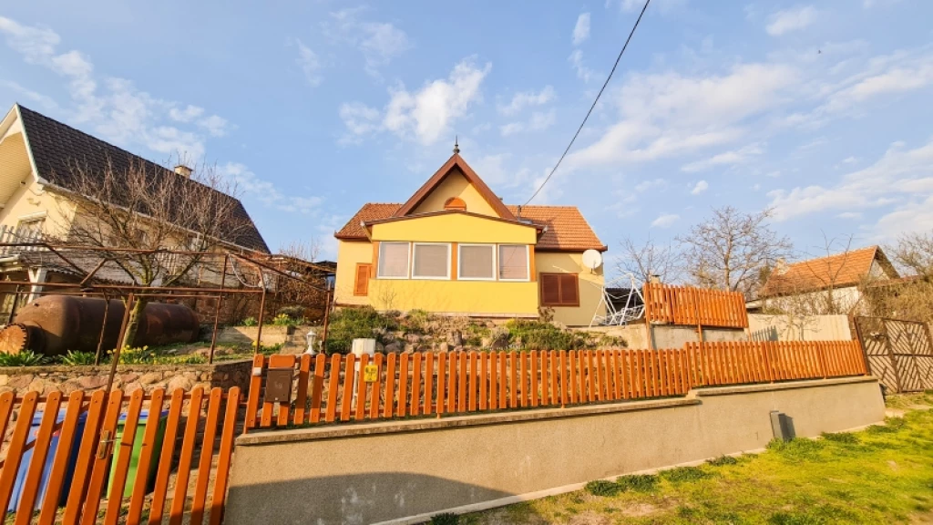 Eladó téglalakás, Pécs, Patacs