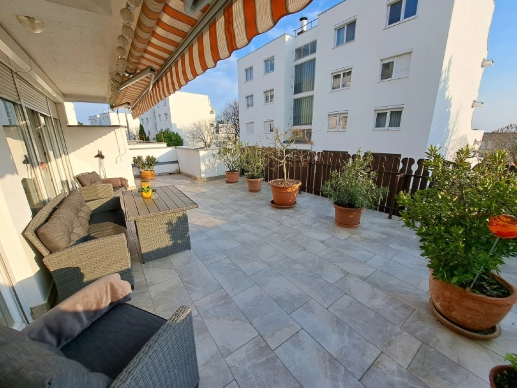 Eladó téglalakás, Pécs, Mecsekoldal/Belváros