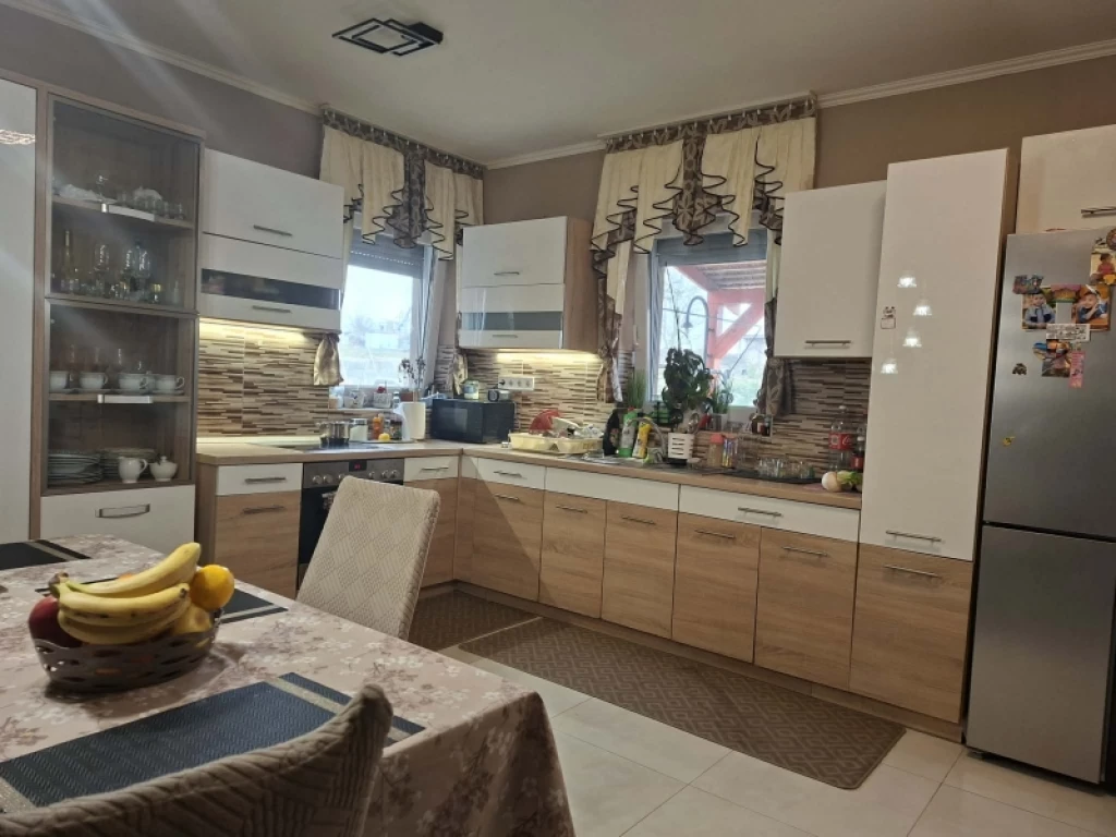 c3-1-name c2-1-name, Pécs, Postavölgy