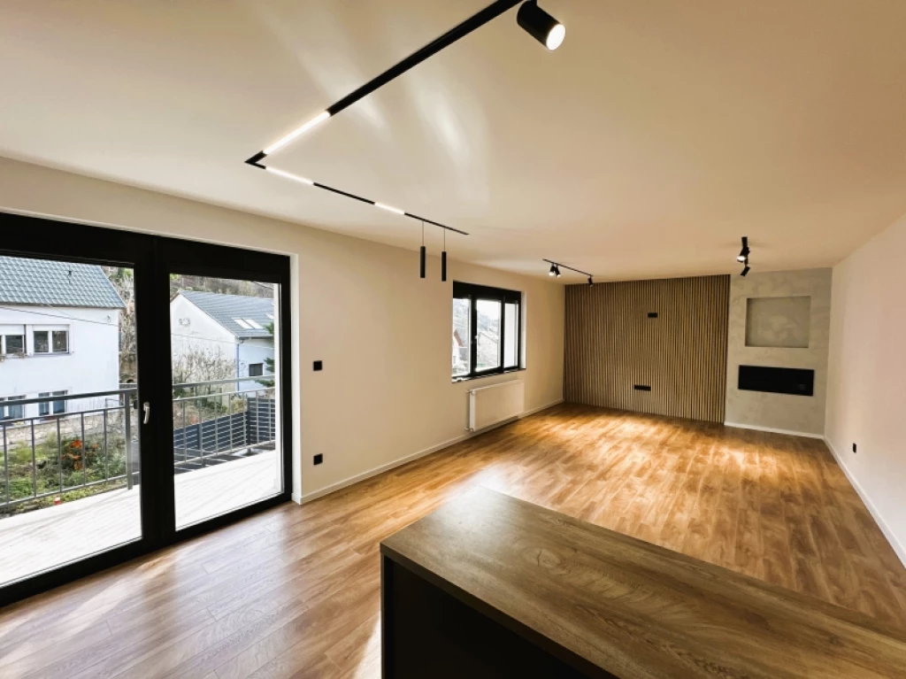 c3-1-name c2-19-name, Pécs, Mecsekoldal/Bálics