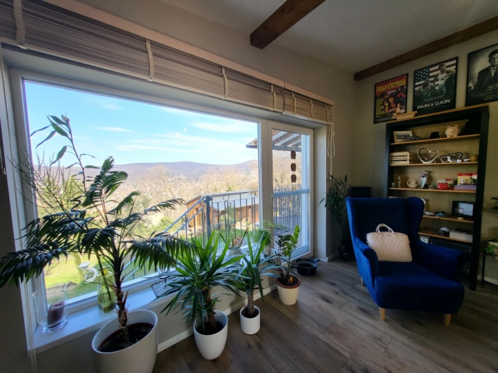 c3-1-name c2-1-name, Pécs, Mecsekoldal/Makár