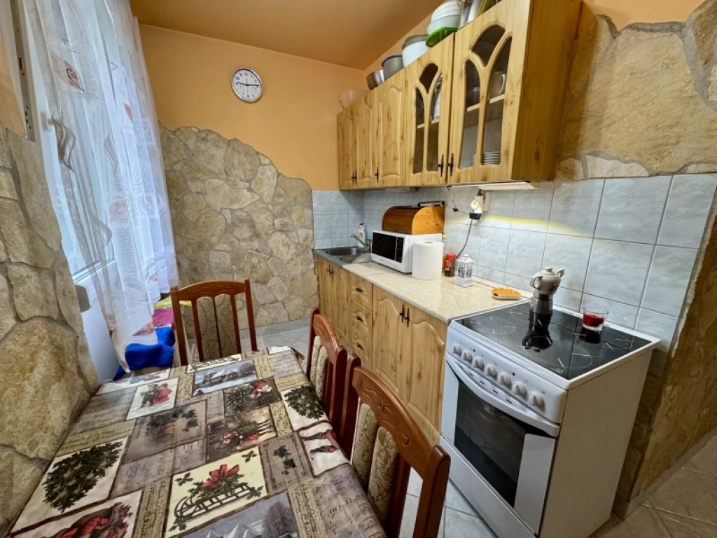 Eladó panellakás, Pécs, Kertváros