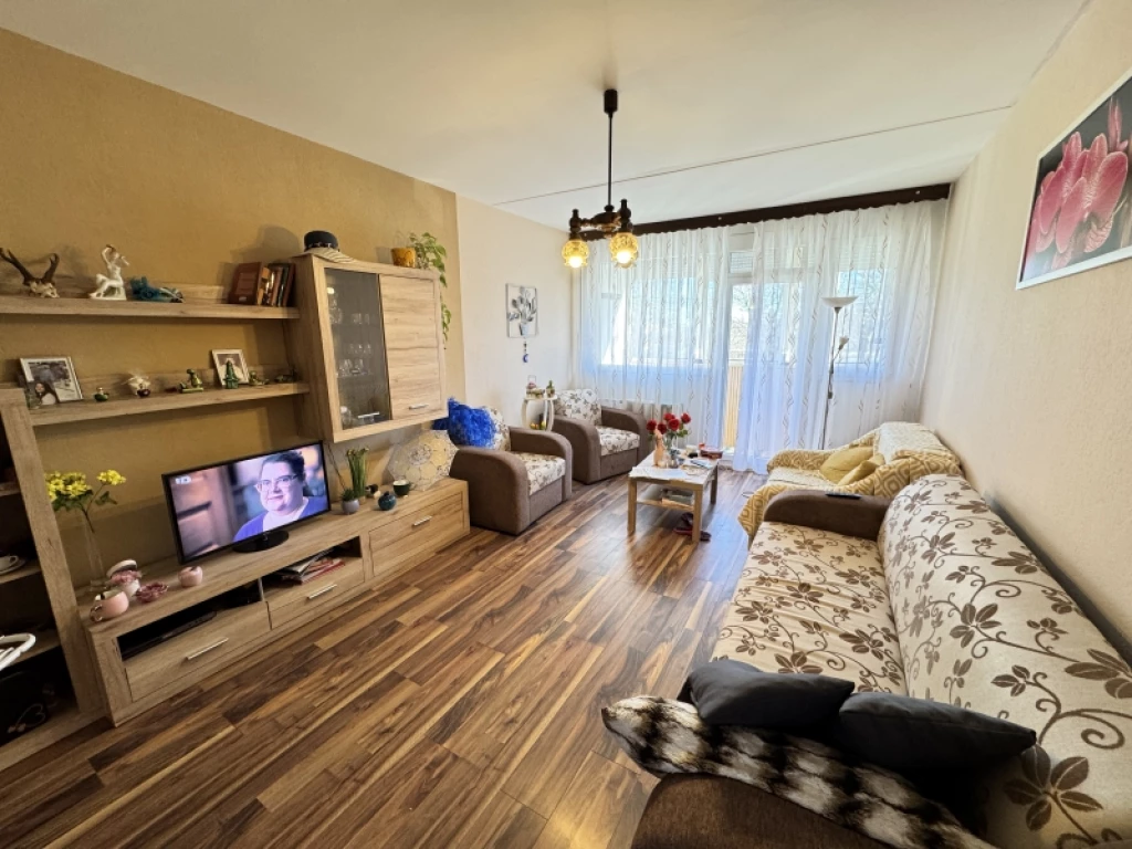 For sale panel flat, Pécs, Kertváros