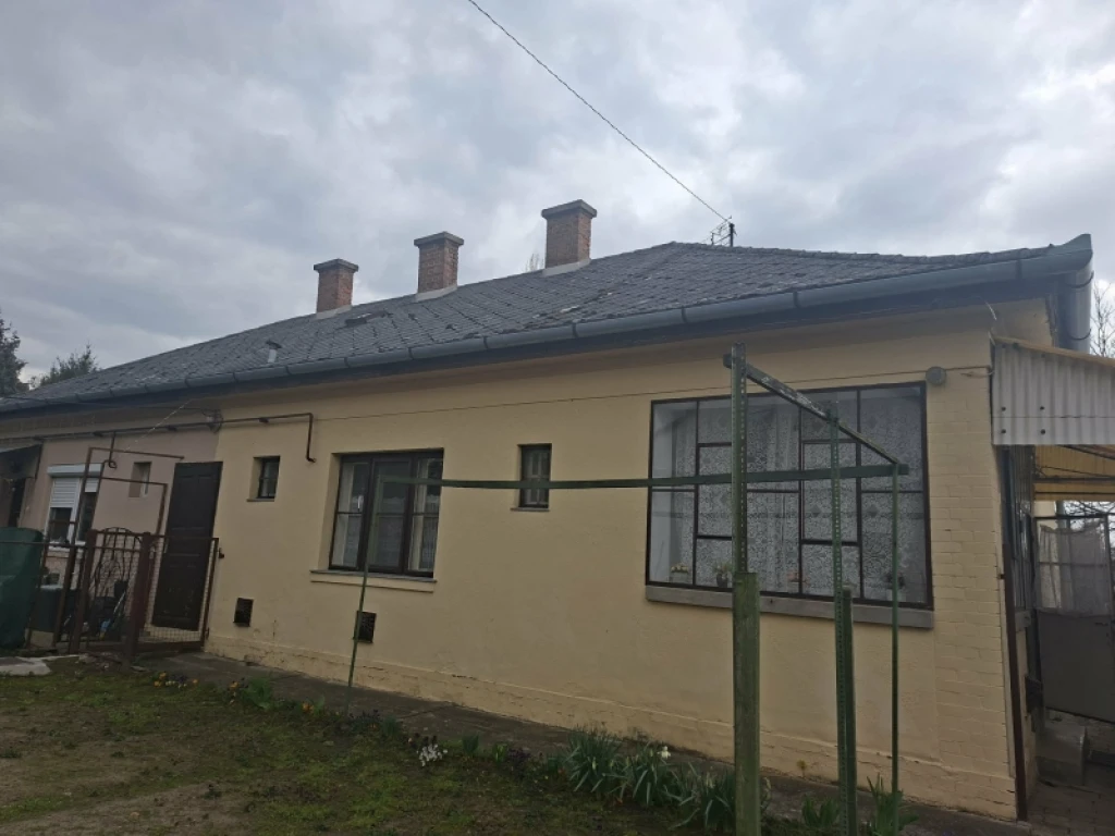 c3-1-name c2-19-name, Pécs, Budai-város