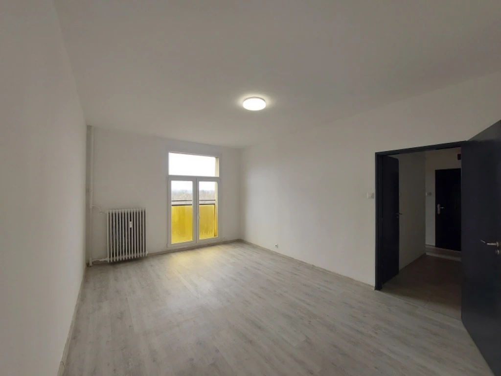 Eladó panellakás, Pécs, Uránváros