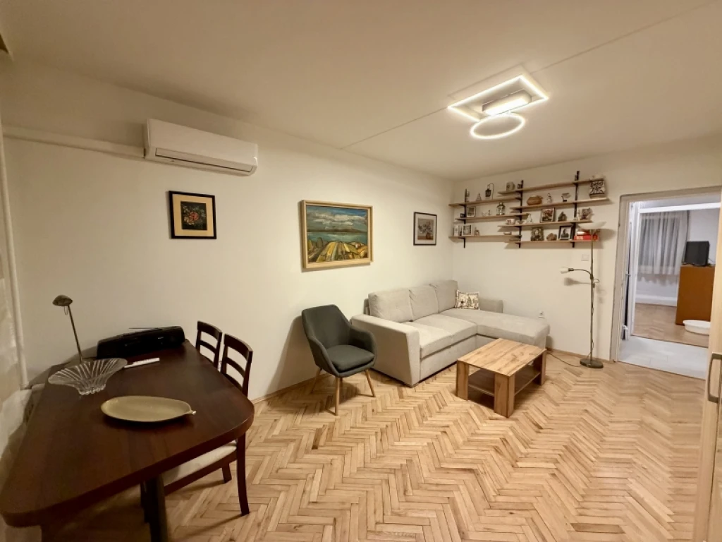 Eladó panellakás, Pécs, Kertváros