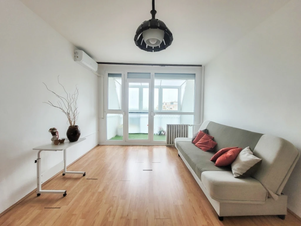 Eladó panellakás, Pécs, Kertváros