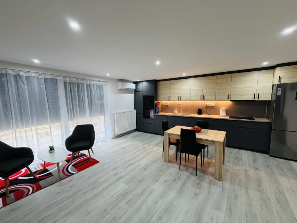 Eladó családi ház, Pécs, Szabolcs