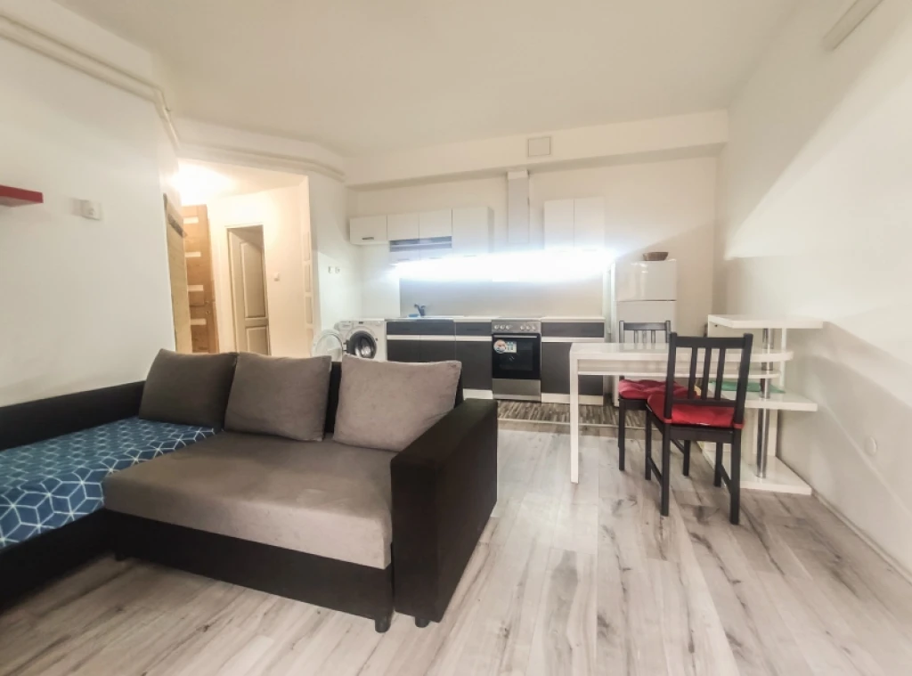 Eladó téglalakás, Pécs, Belváros