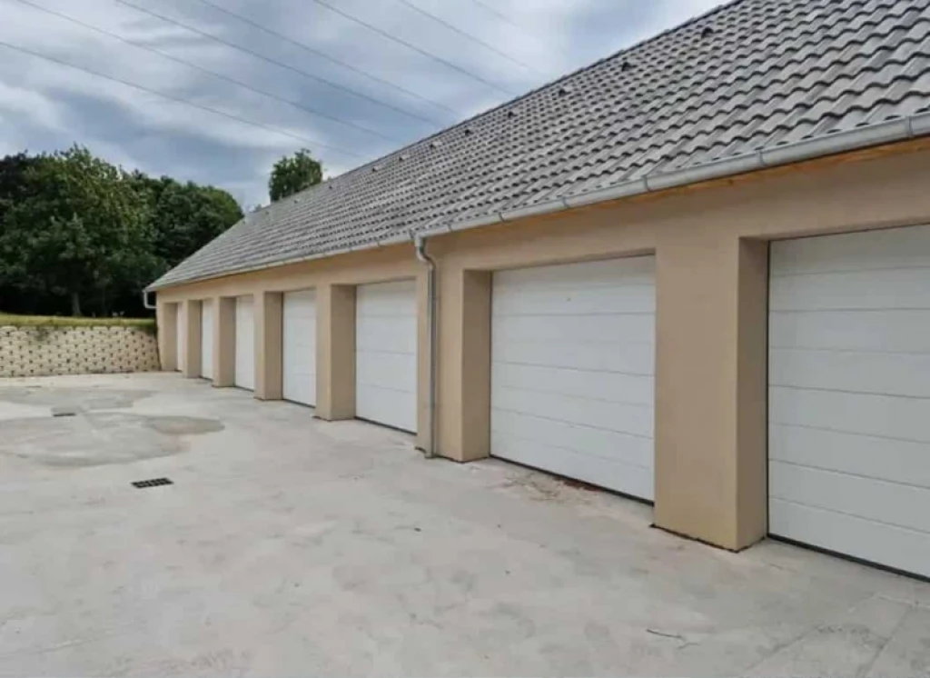 Eladó egyedi garázs, Pécs, Kertváros