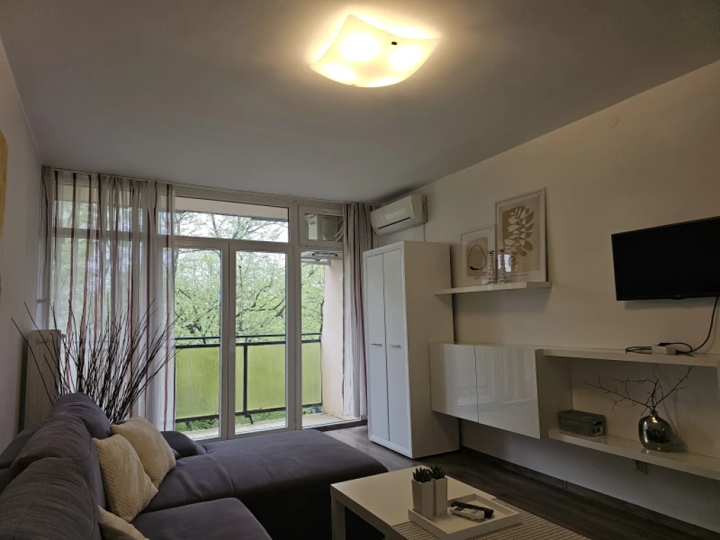 Kiadó panellakás, Pécs, Egyetemváros