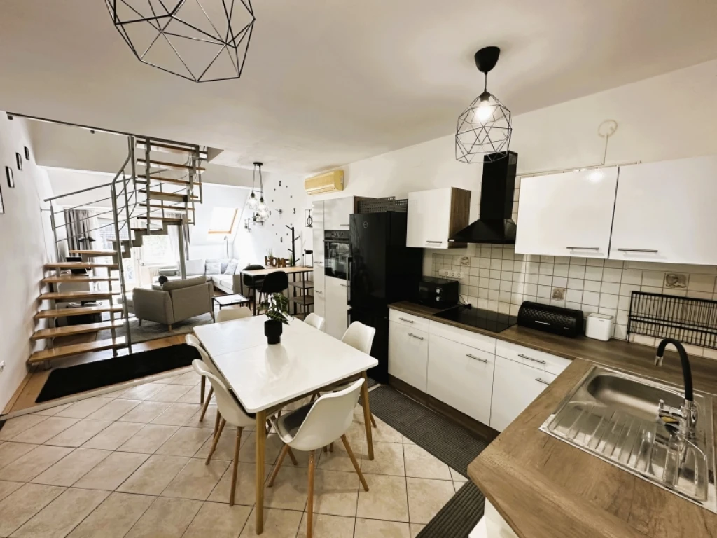 Eladó téglalakás, Harkány