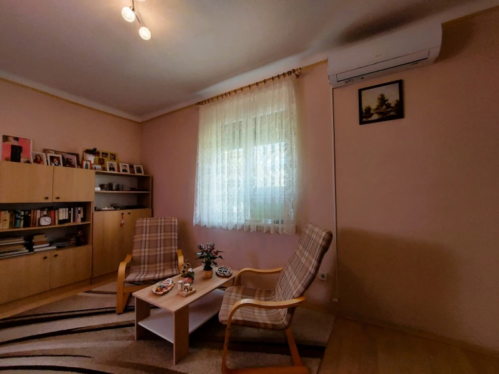 c3-1-name c2-19-name, Pécs, Uránváros