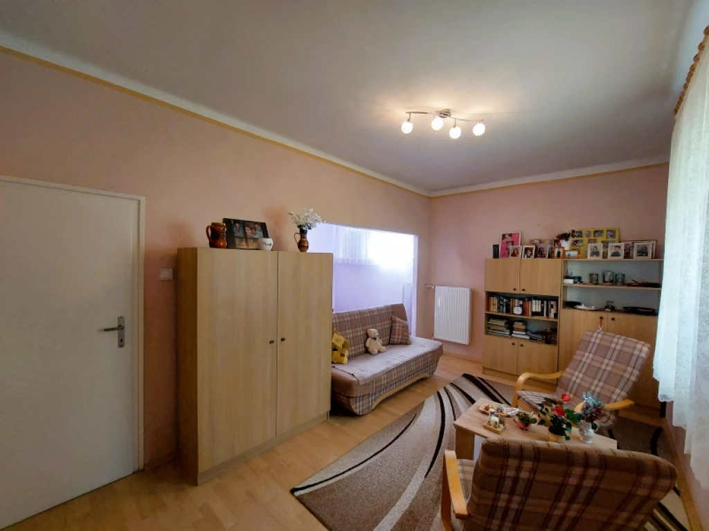 c3-1-name c2-19-name, Pécs, Uránváros