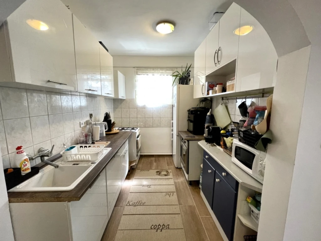 c3-1-name c2-19-name, Pécs, Patacs