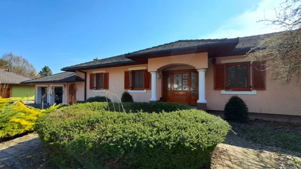 Eladó családi ház, Birján