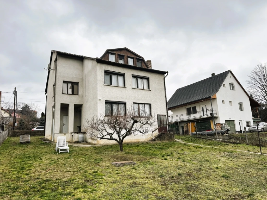 Eladó családi ház, Pécs, Szabolcs