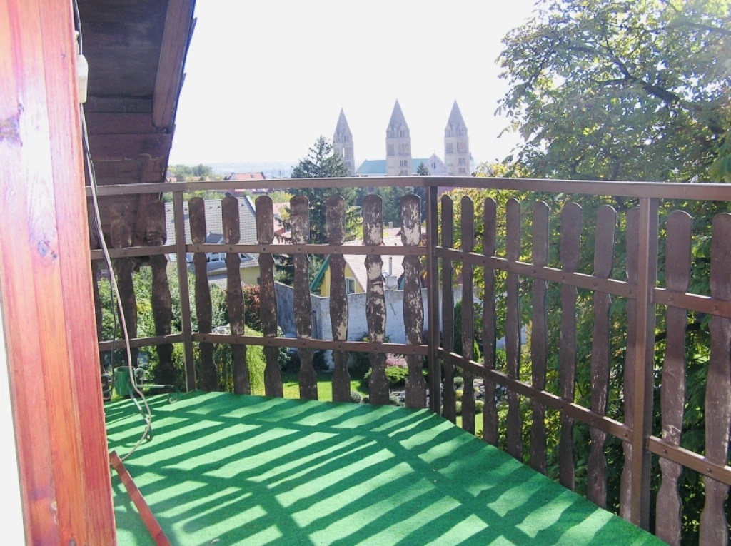 Eladó családi ház, Pécs, Belváros