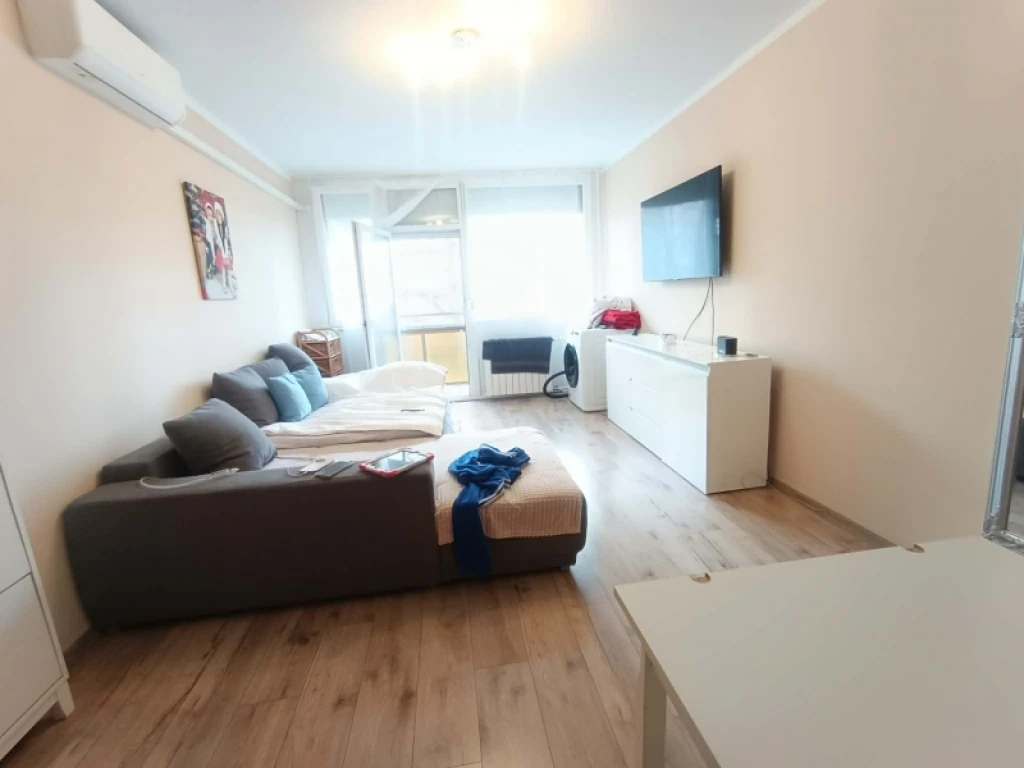 Eladó panellakás, Pécs, Kertváros