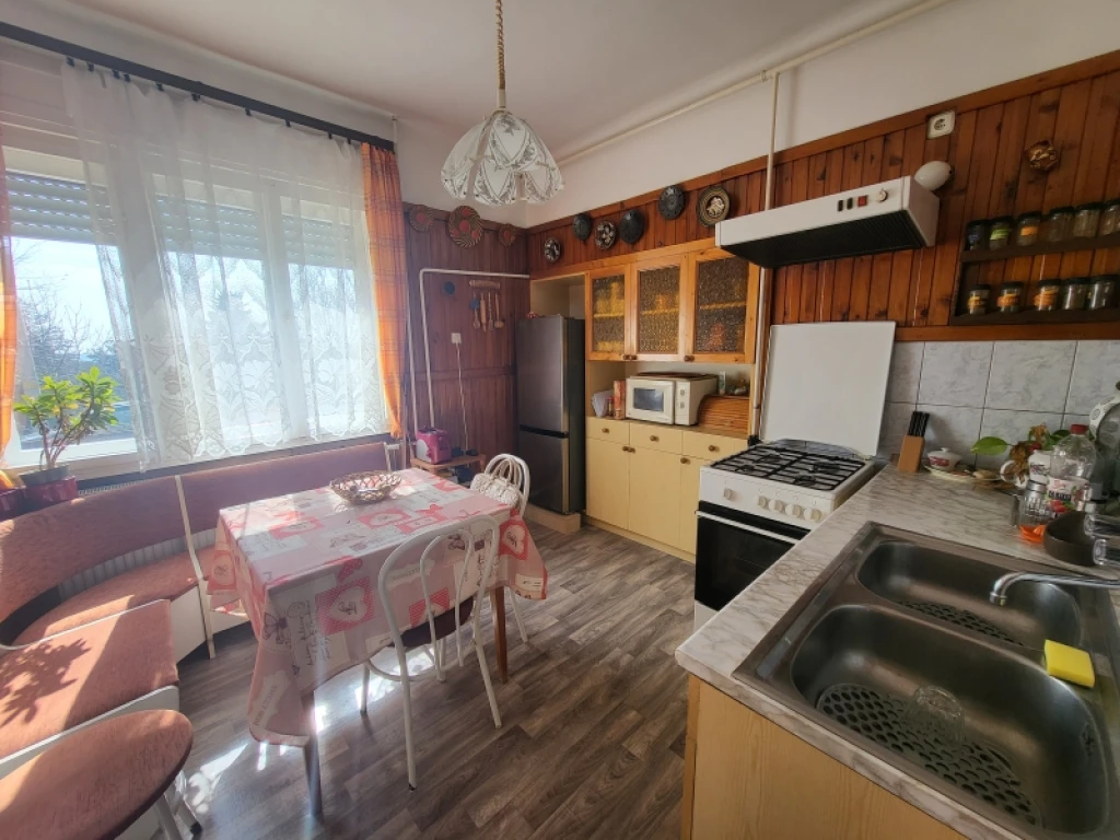 Eladó családi ház, Pécs, Szabolcs