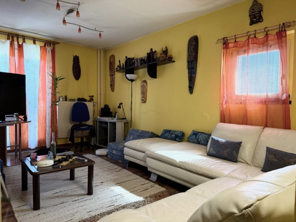 c3-1-name c2-20-name, Pécs, Egyetemváros