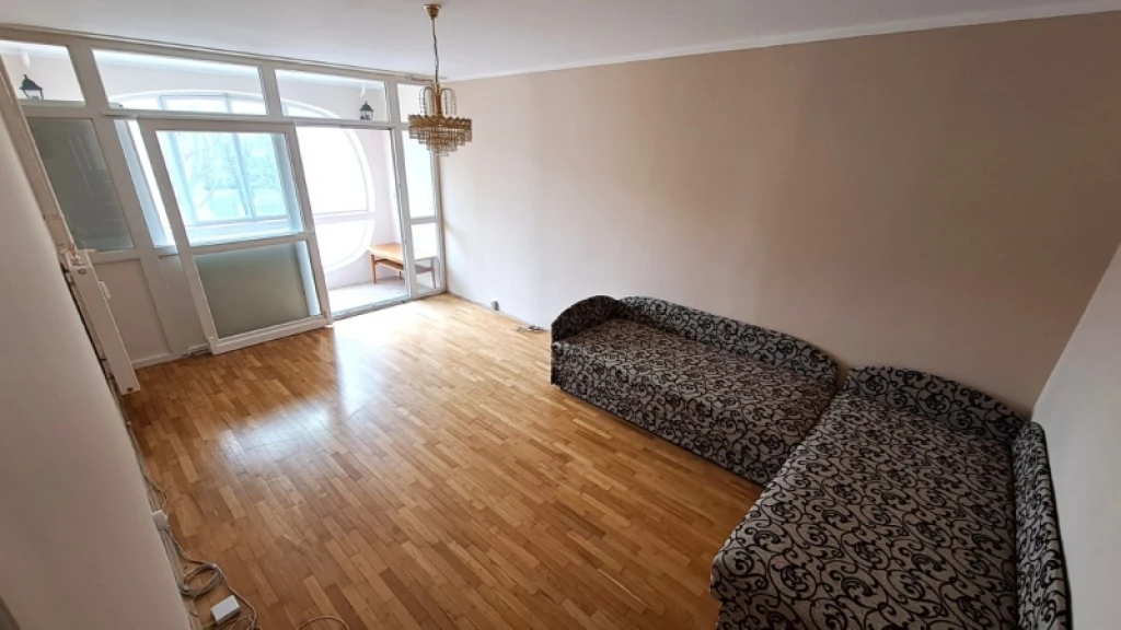 c3-1-name c2-20-name, Pécs, Kertváros