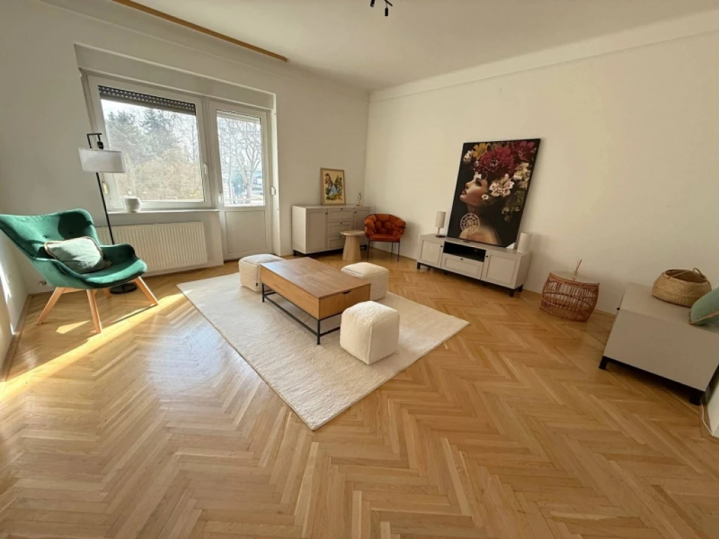 Eladó téglalakás, Pécs, Belváros