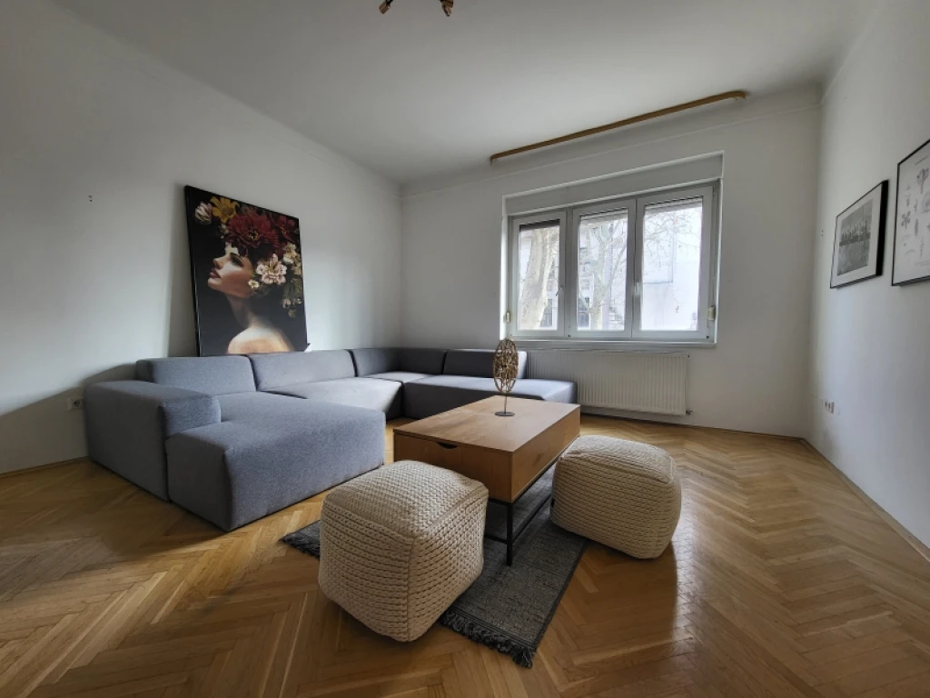 Eladó téglalakás, Pécs, Belváros