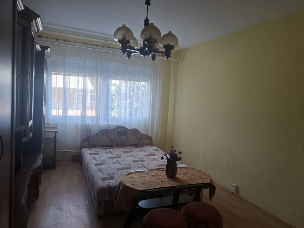 c3-1-name c2-20-name, Pécs, Kertváros