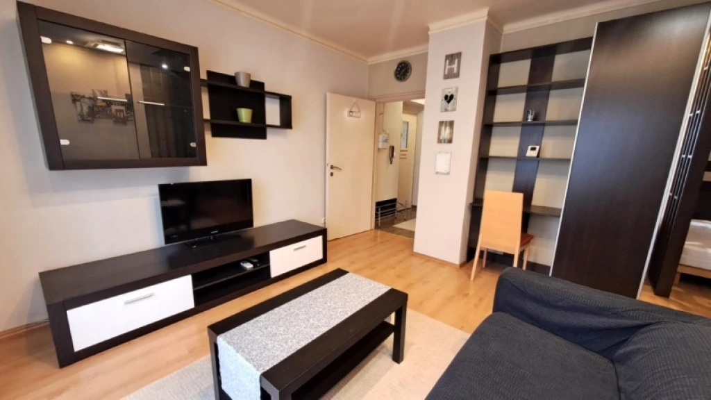 c3-1-name c2-19-name, Pécs, Budai-város