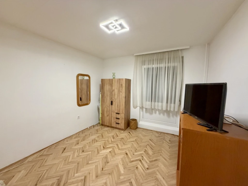 c3-1-name c2-20-name, Pécs, Kertváros