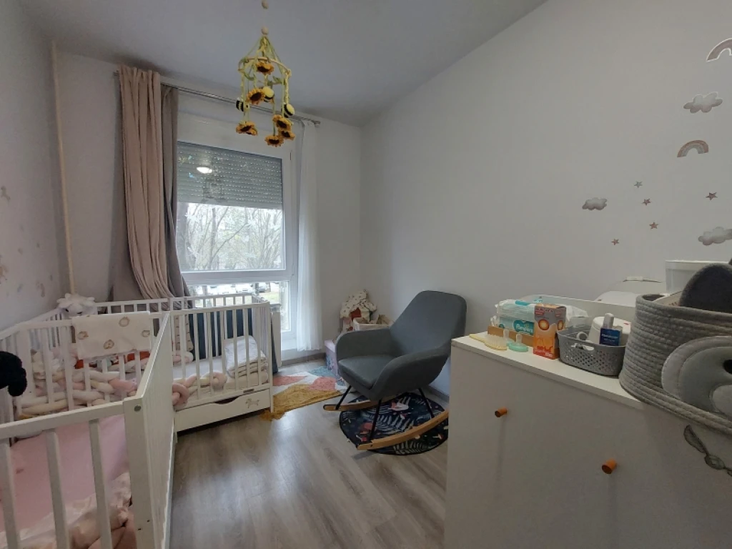 c3-1-name c2-20-name, Pécs, Kertváros