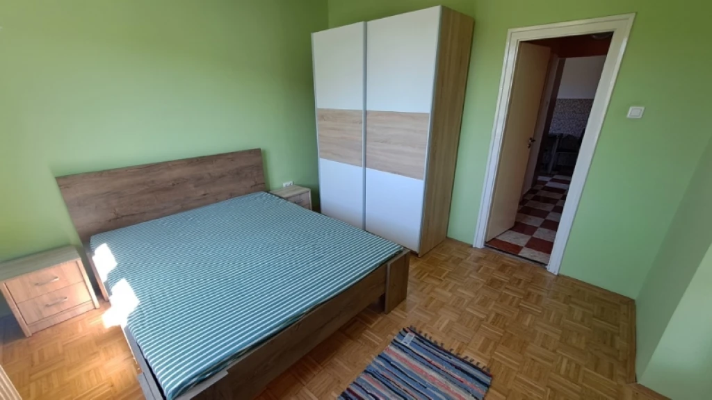 Kiadó téglalakás, Pécs, Uránváros