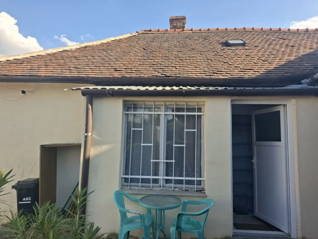 c3-1-name c2-82-name, Pécs, Pécsbánya