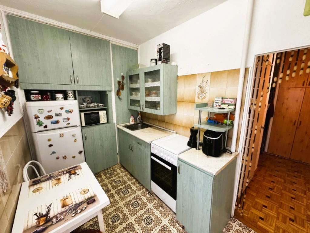 c3-1-name c2-20-name, Pécs, Egyetemváros